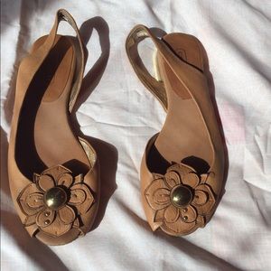 Coach peep toe floral sling back flats tan size 7